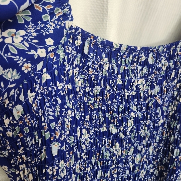 Sienna Sky blue floral cropped short sleeve top cut out in front size XL - Picture 7 of 13